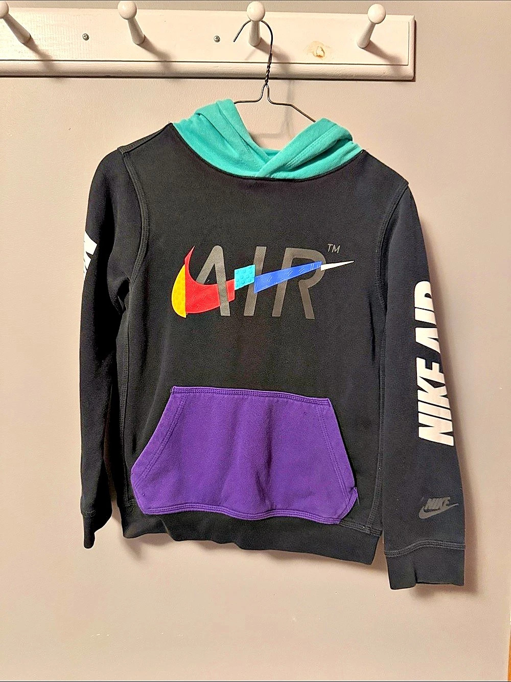 Nike Color Block Hoodie in Black & Purple Size Youth Medium